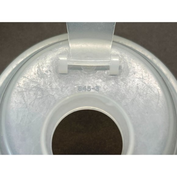 Vintage Tupperware 844-1 Shaker Cup with Lid 2 Cup Kitchen Gadget Yellow - Picture 5 of 7